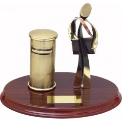 ESCULTURA DE CARTERO PARA TROFEO O REGALO