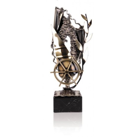 ESCULTURA TROFEO DE VELA ALPACA Y LATÓN. 3 T.