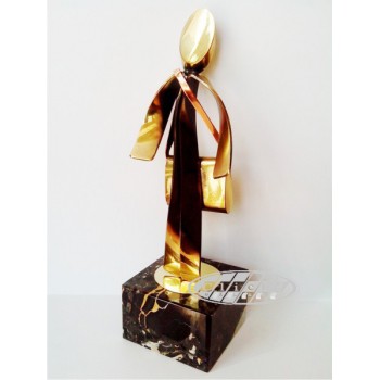 ESCULTURA DE CARTERO PARA TROFEO O REGALO
