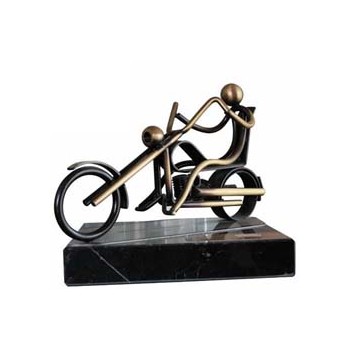 EJEMPLO TROFEO DE DISEÑO ARTESANAL PERSONALIZADO